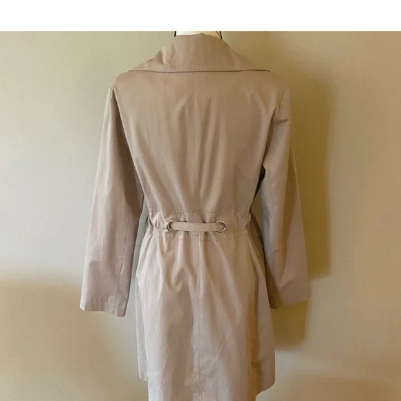 MICHAEL Michael Kors Raincoat Size Medium - Picture 5 of 9